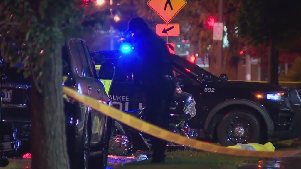 Pedestrian struck, killed on Milwaukee's north side
